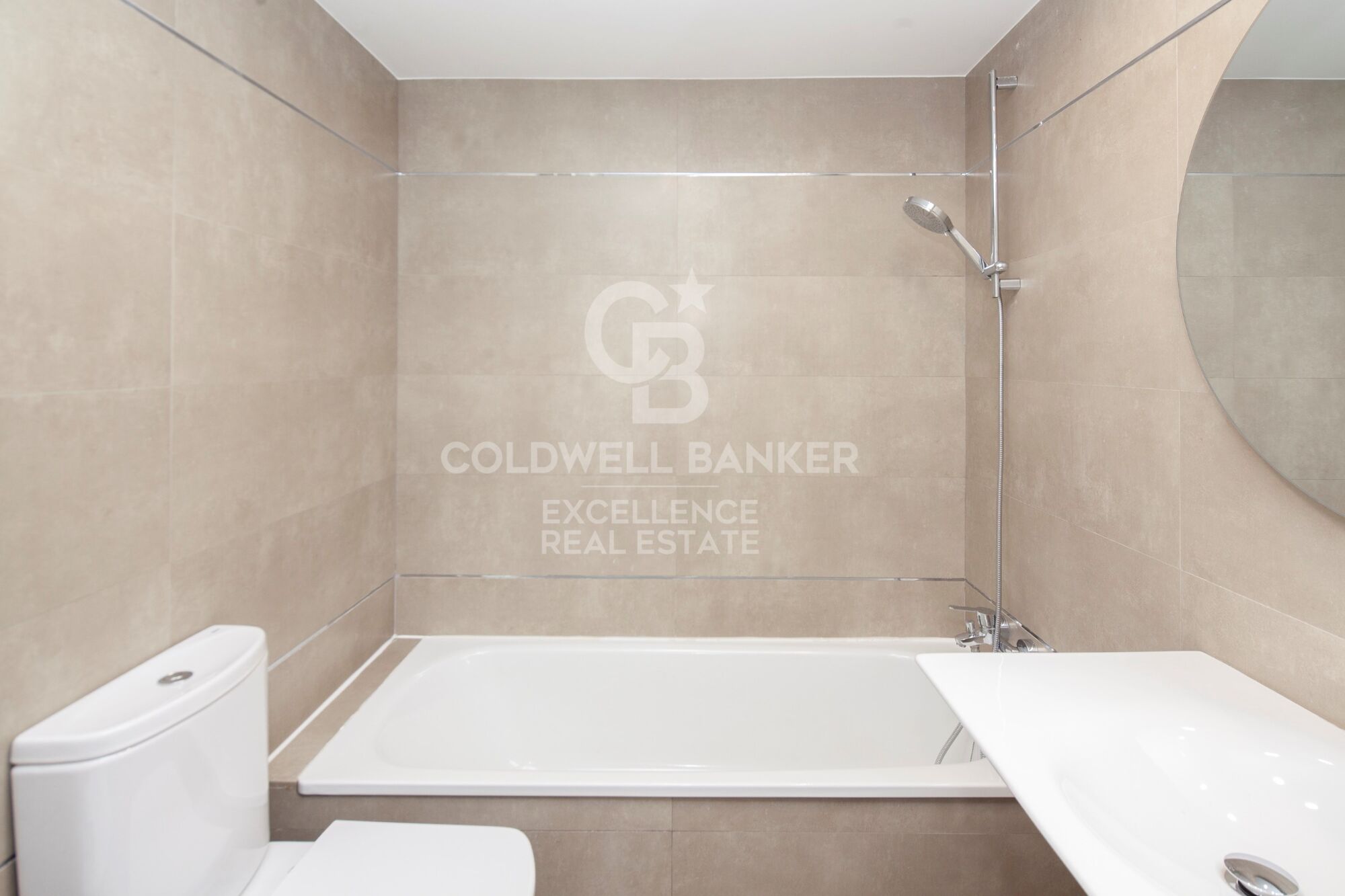 Spacious brand-new apartment with garage and views of the Turia in La Petxina