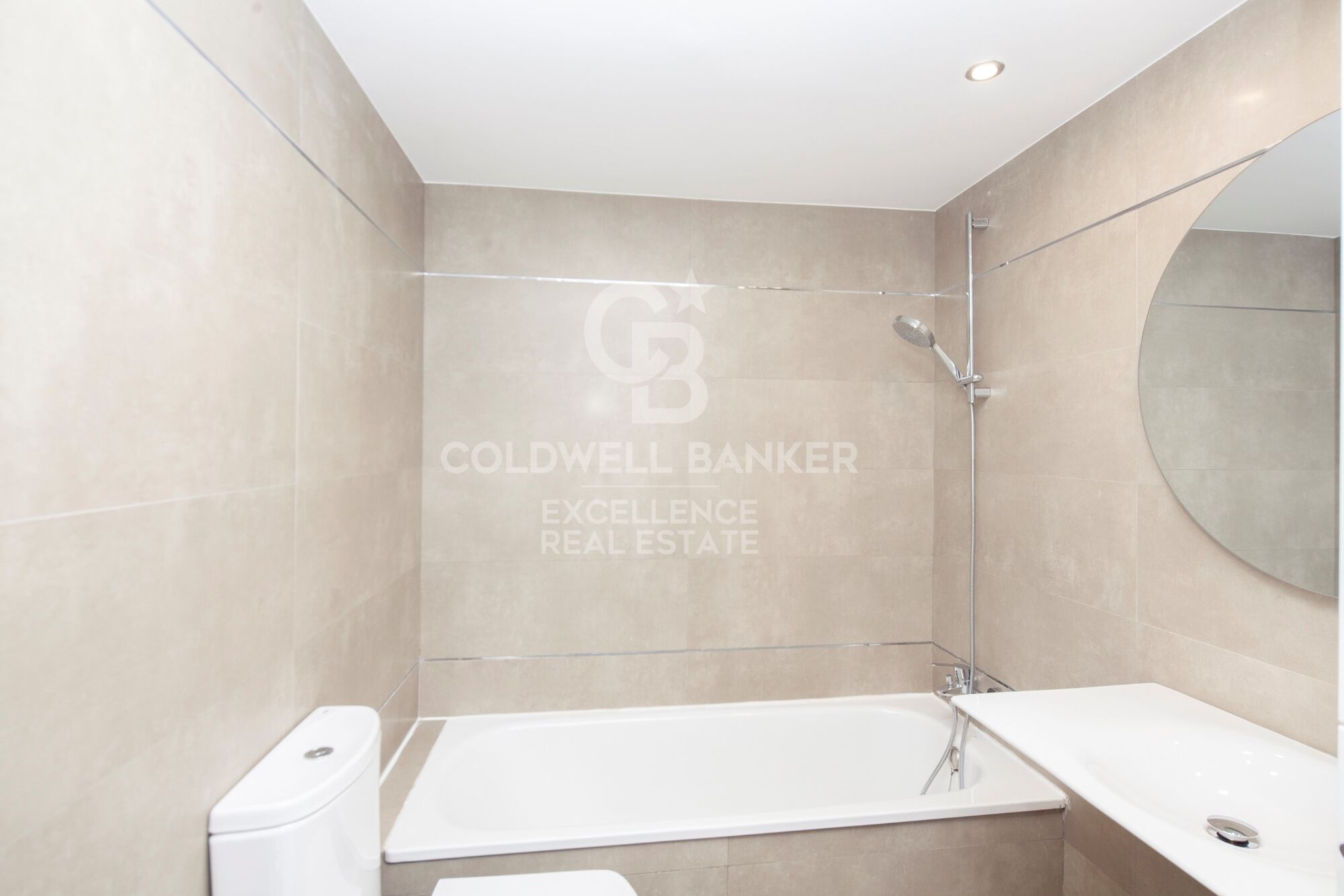 Spacious brand-new apartment with garage and views of the Turia in La Petxina