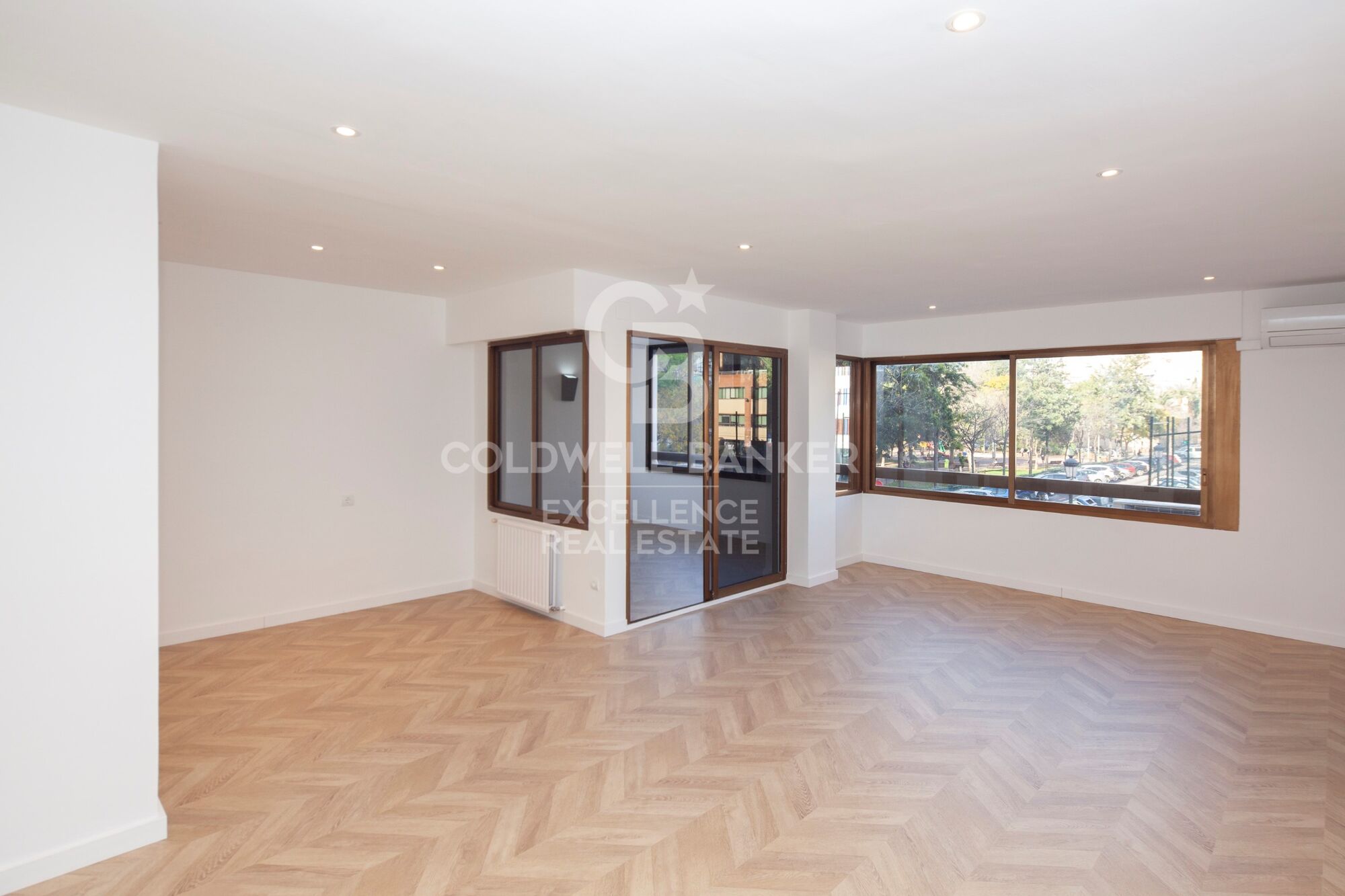 Spacious brand-new apartment with garage and views of the Turia in La Petxina