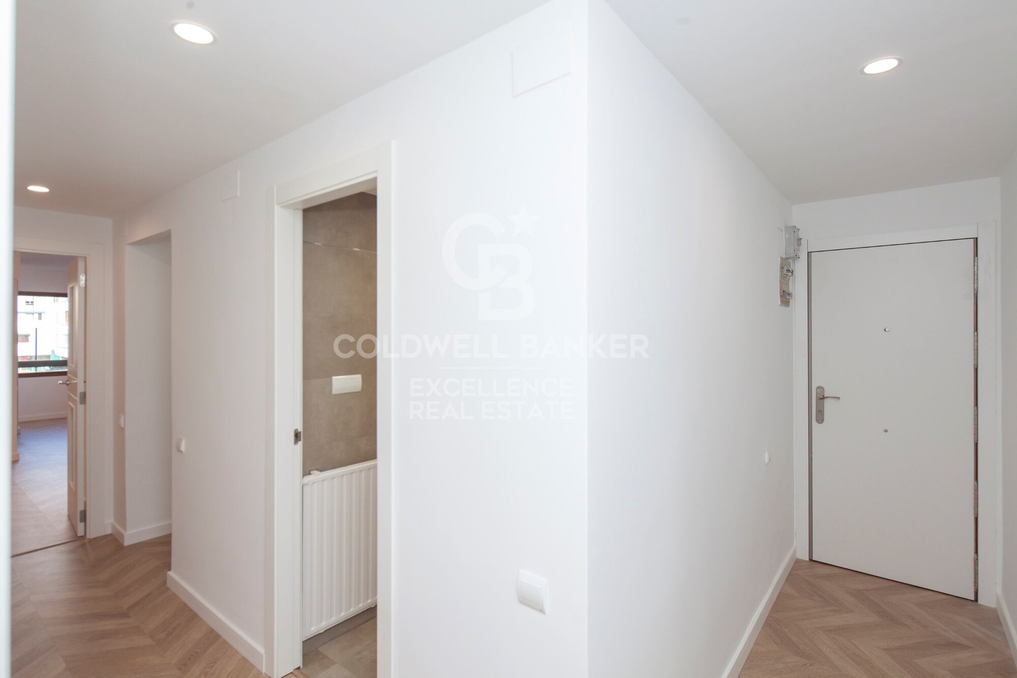 Großzügige, neu renovierte Wohnung mit Garage und Blick auf den Turia in La Petxina