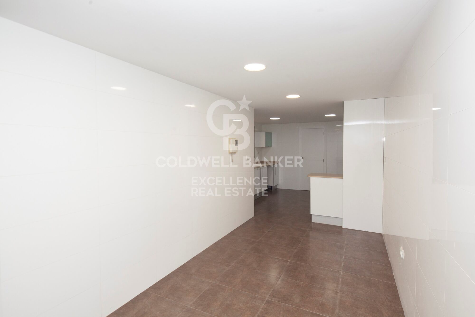 Großzügige, neu renovierte Wohnung mit Garage und Blick auf den Turia in La Petxina