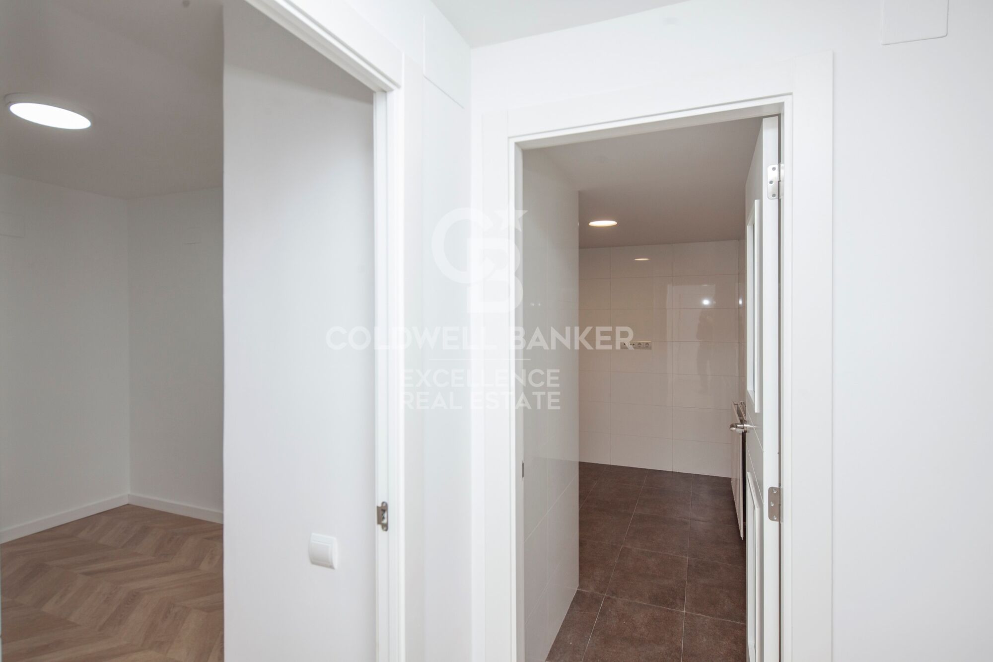 Großzügige, neu renovierte Wohnung mit Garage und Blick auf den Turia in La Petxina