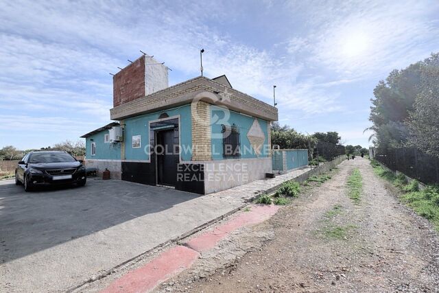Maison rurale avec un grand terrain et une piscine à Moncada