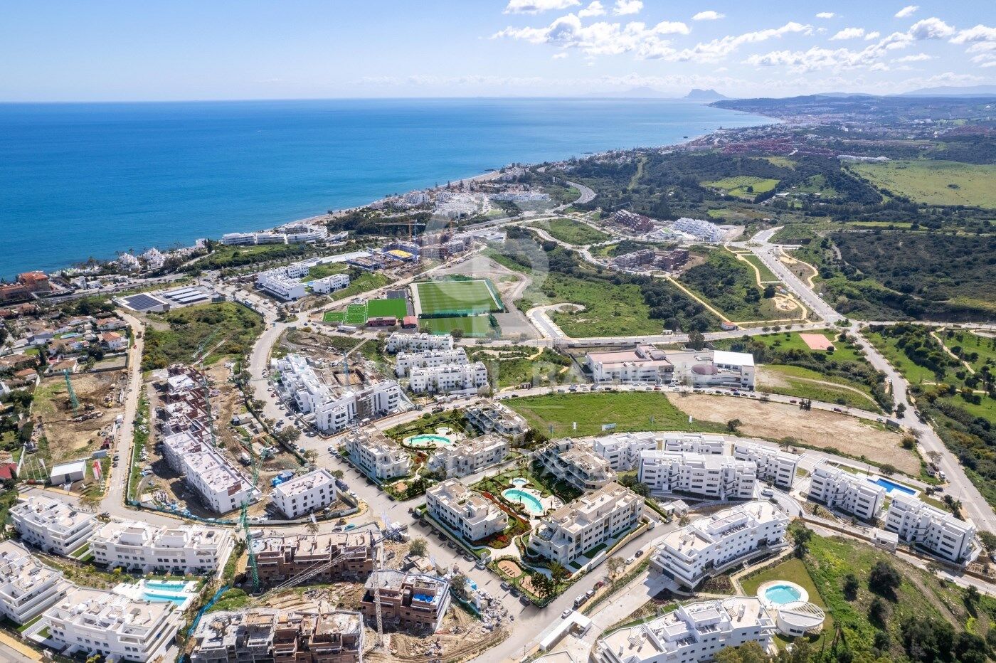 Apartamentos y áticos de obra nueva en Estepona