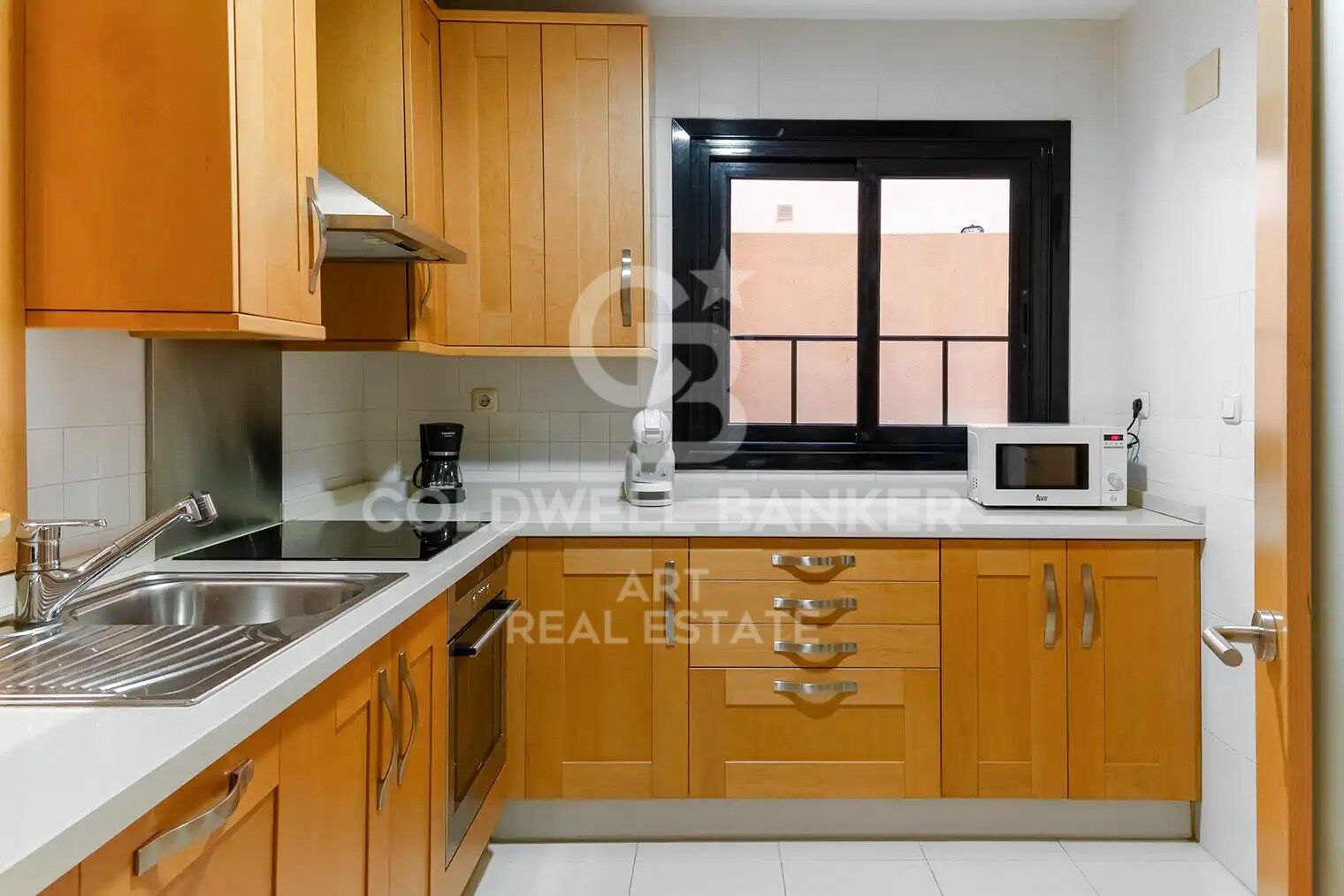 Appartement avec jardin dans une prestigieuse résidence en bord de mer