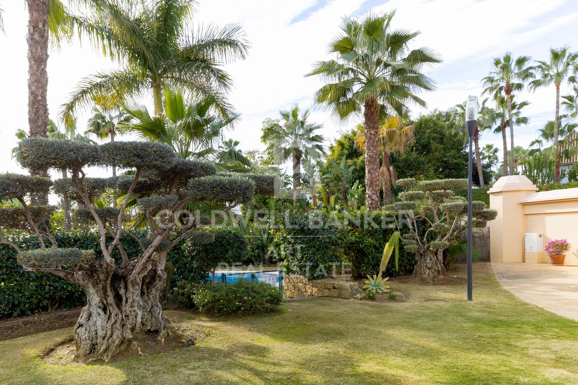 Appartement avec jardin dans une prestigieuse résidence en bord de mer