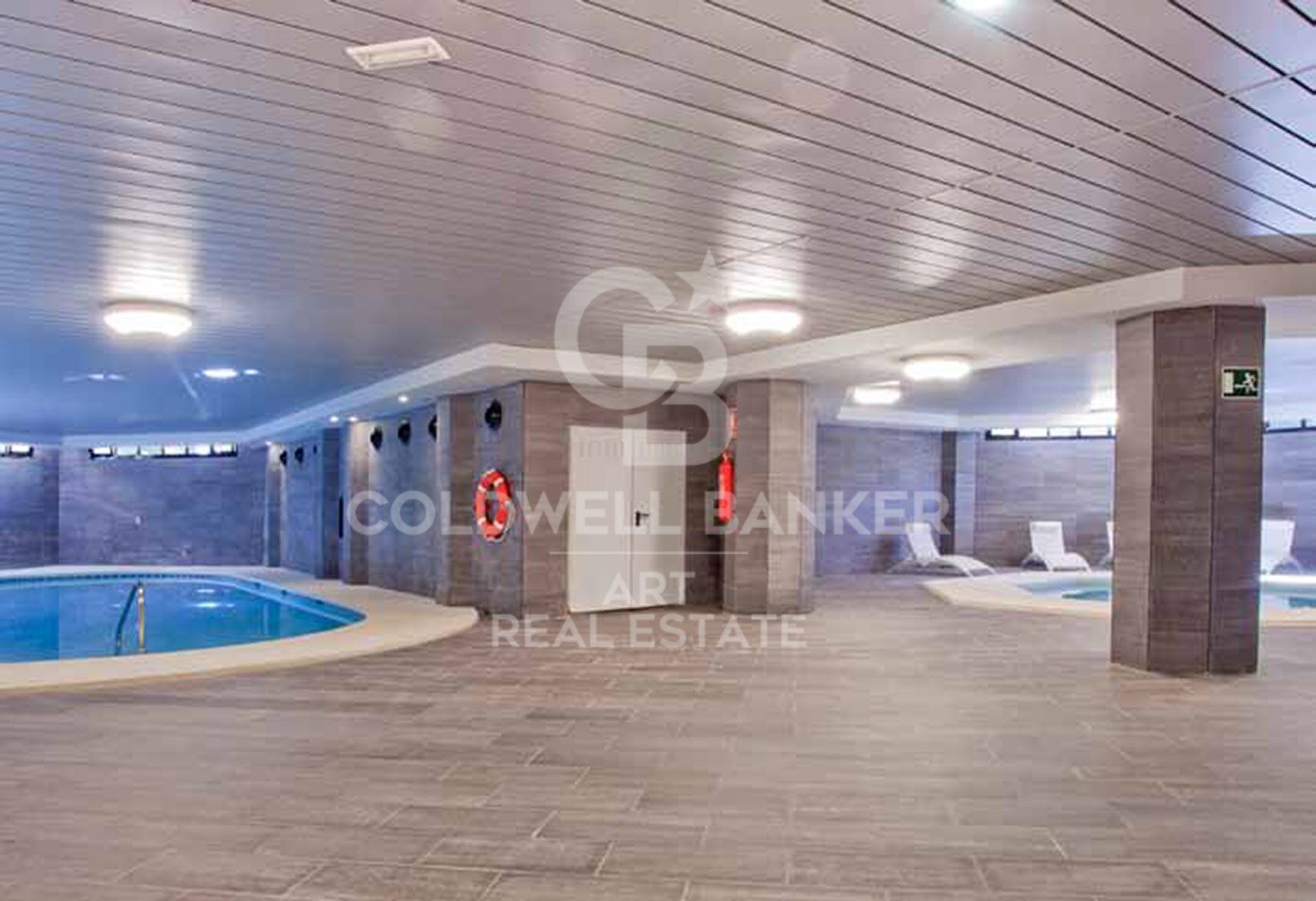 Appartement avec jardin dans une prestigieuse résidence en bord de mer