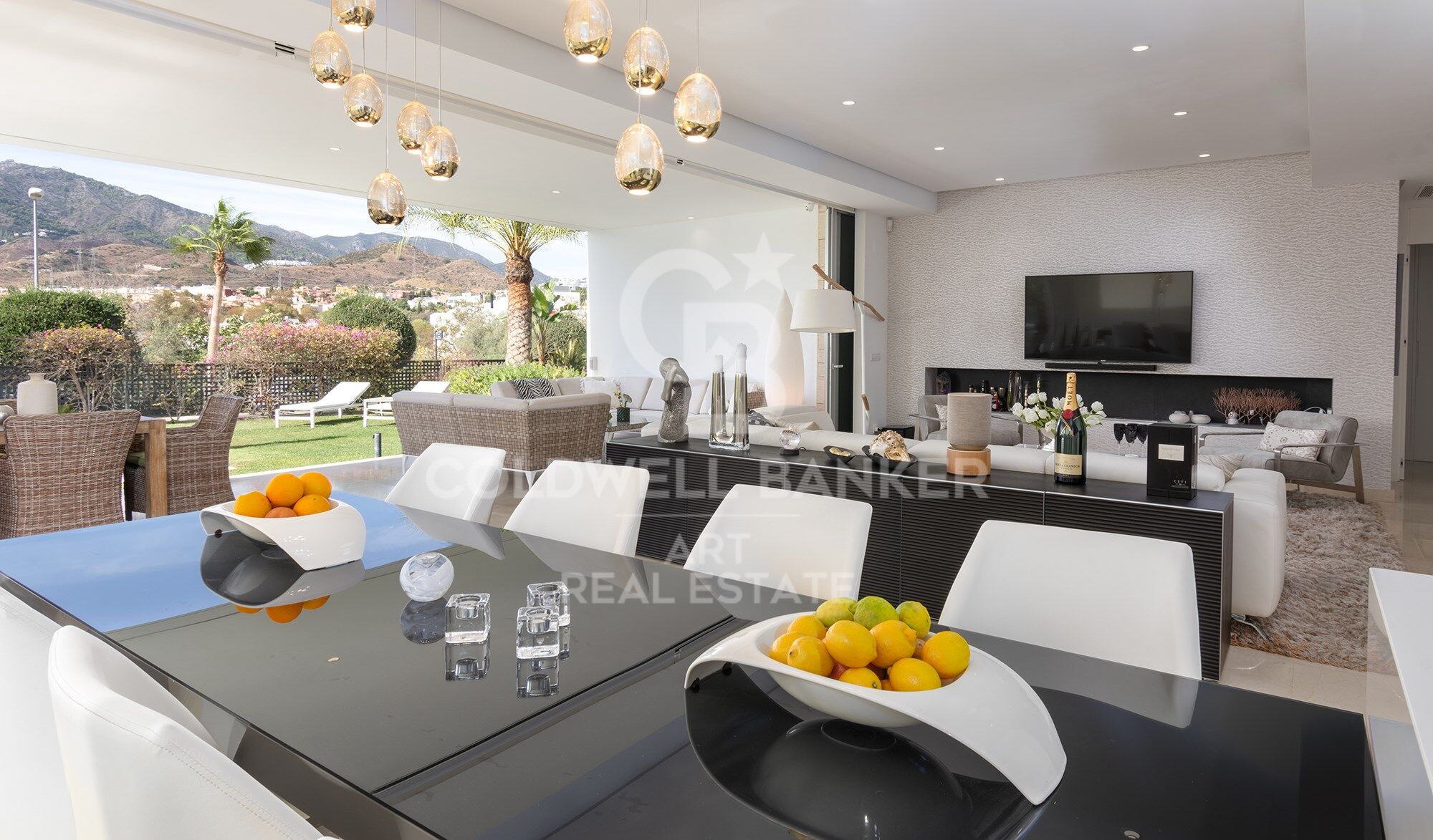 Preciosa villa en Marbella con espectaculares vistas al mar y a la Concha
