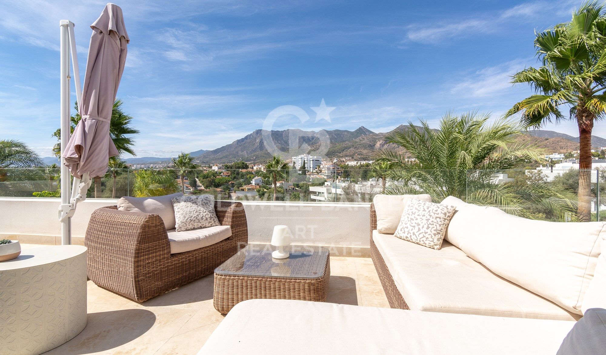 Preciosa villa en Marbella con espectaculares vistas al mar y a la Concha