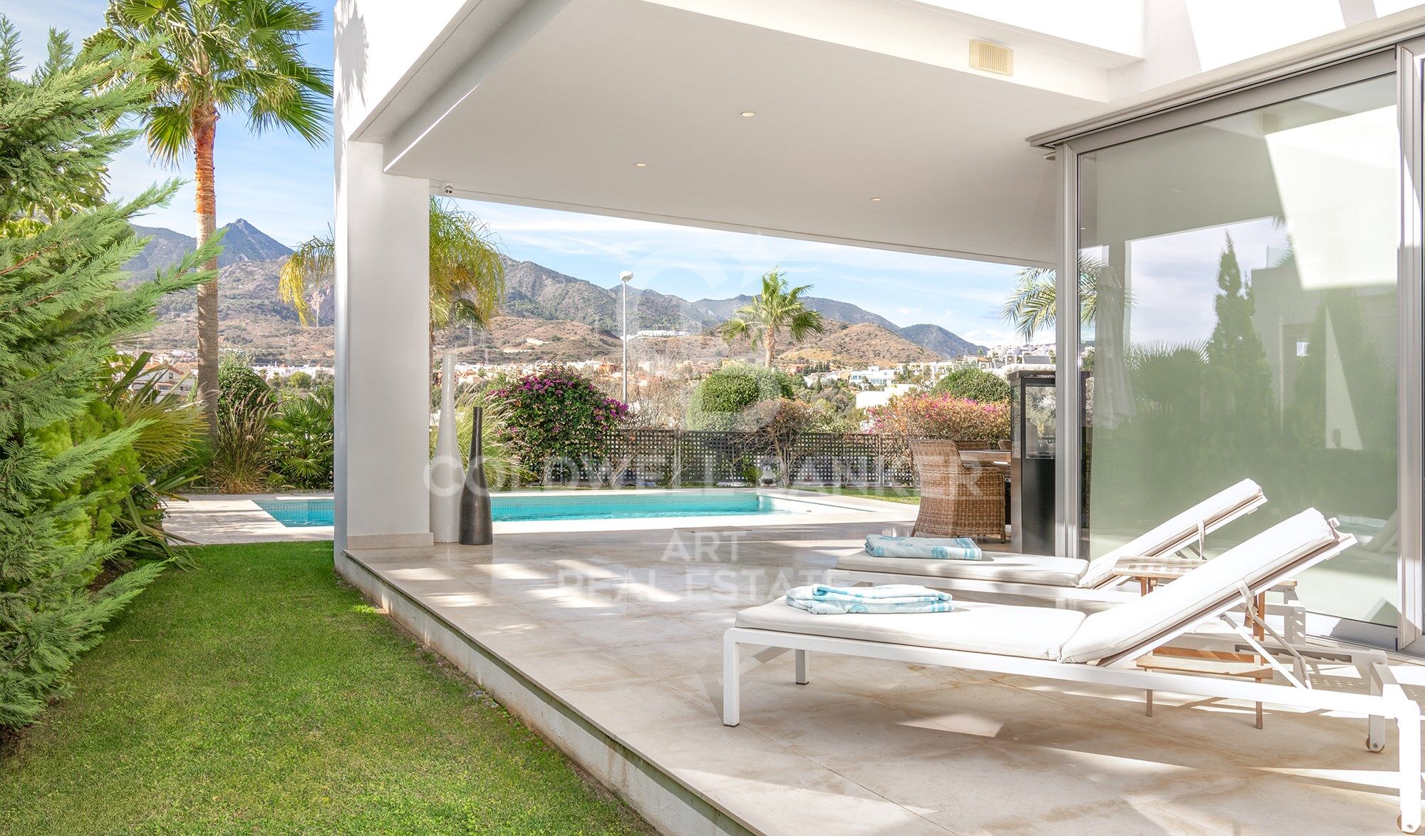Superbe villa à Marbella avec vues spectaculaires sur la mer et La Concha