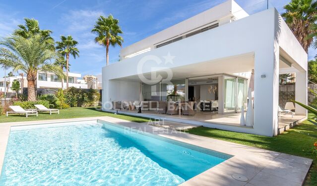 Preciosa villa en Marbella con espectaculares vistas al mar y a la Concha
