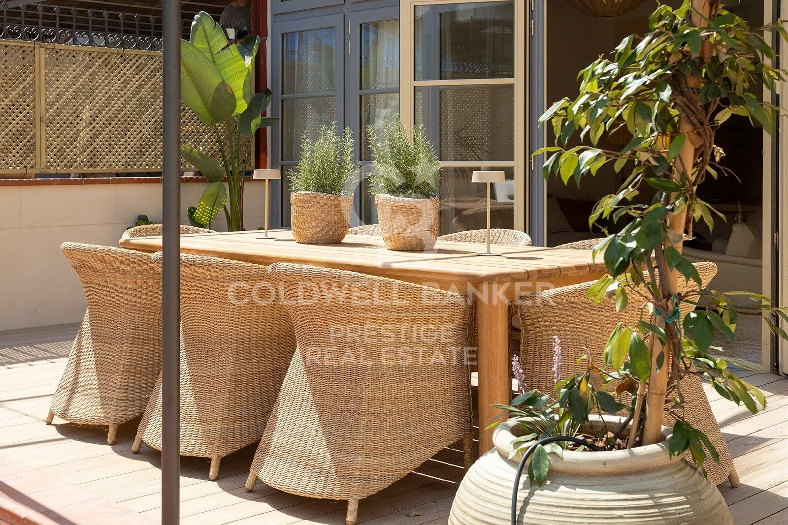 Passeig de Sant Joan · Renovated apartment with private terrace