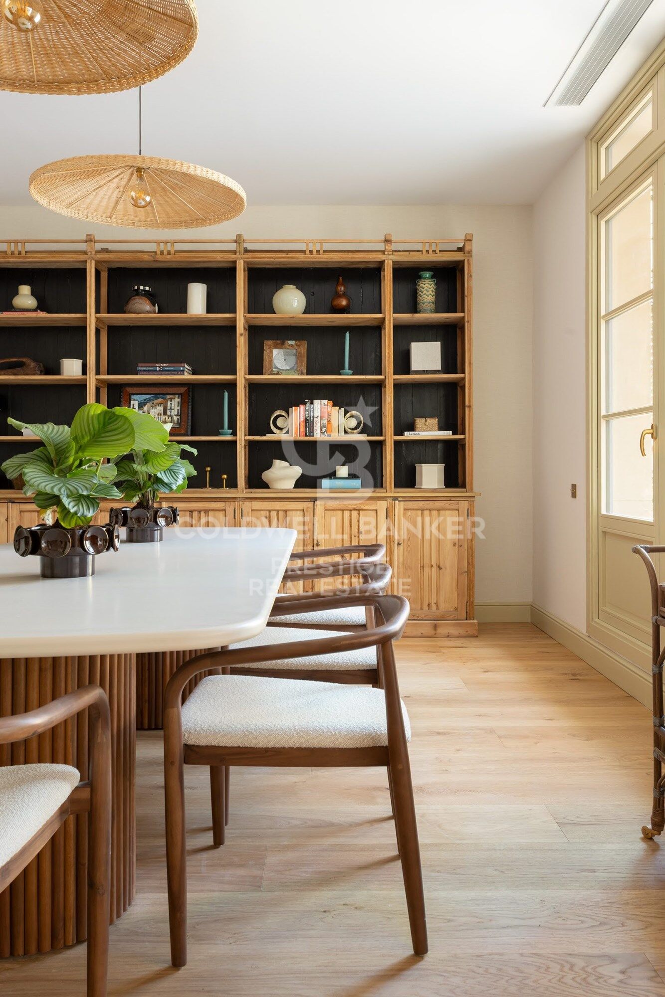 Passeig de Sant Joan · Renovated apartment with private terrace