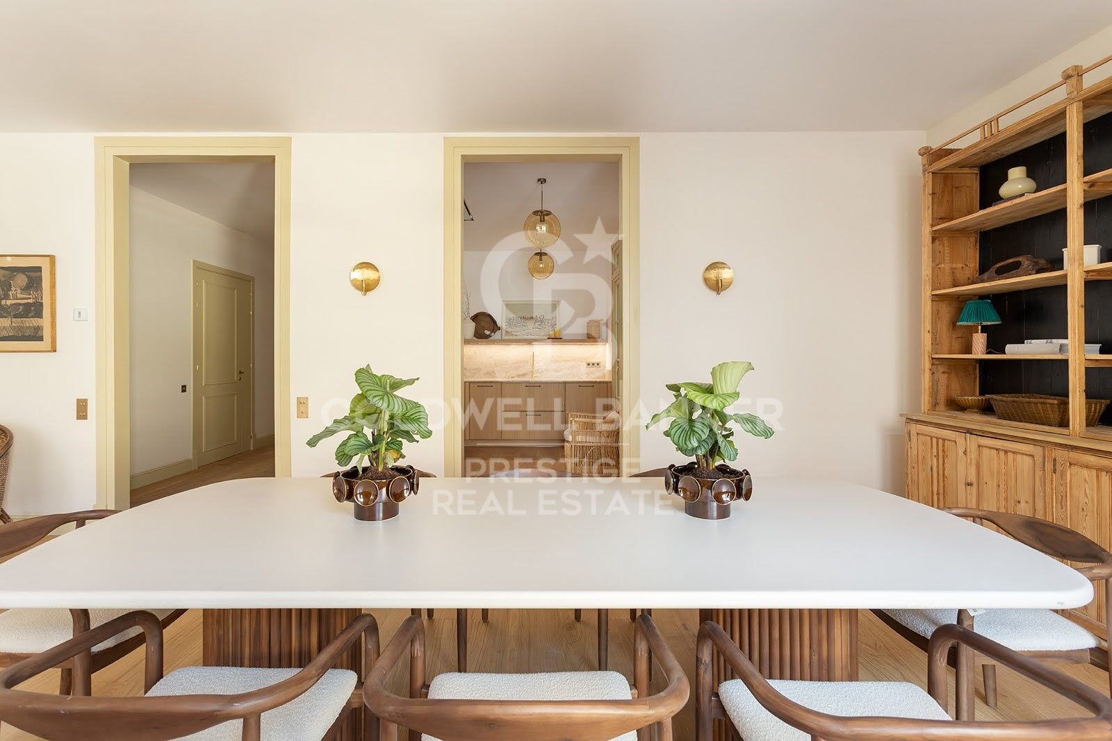 Passeig de Sant Joan · Renovated apartment with private terrace