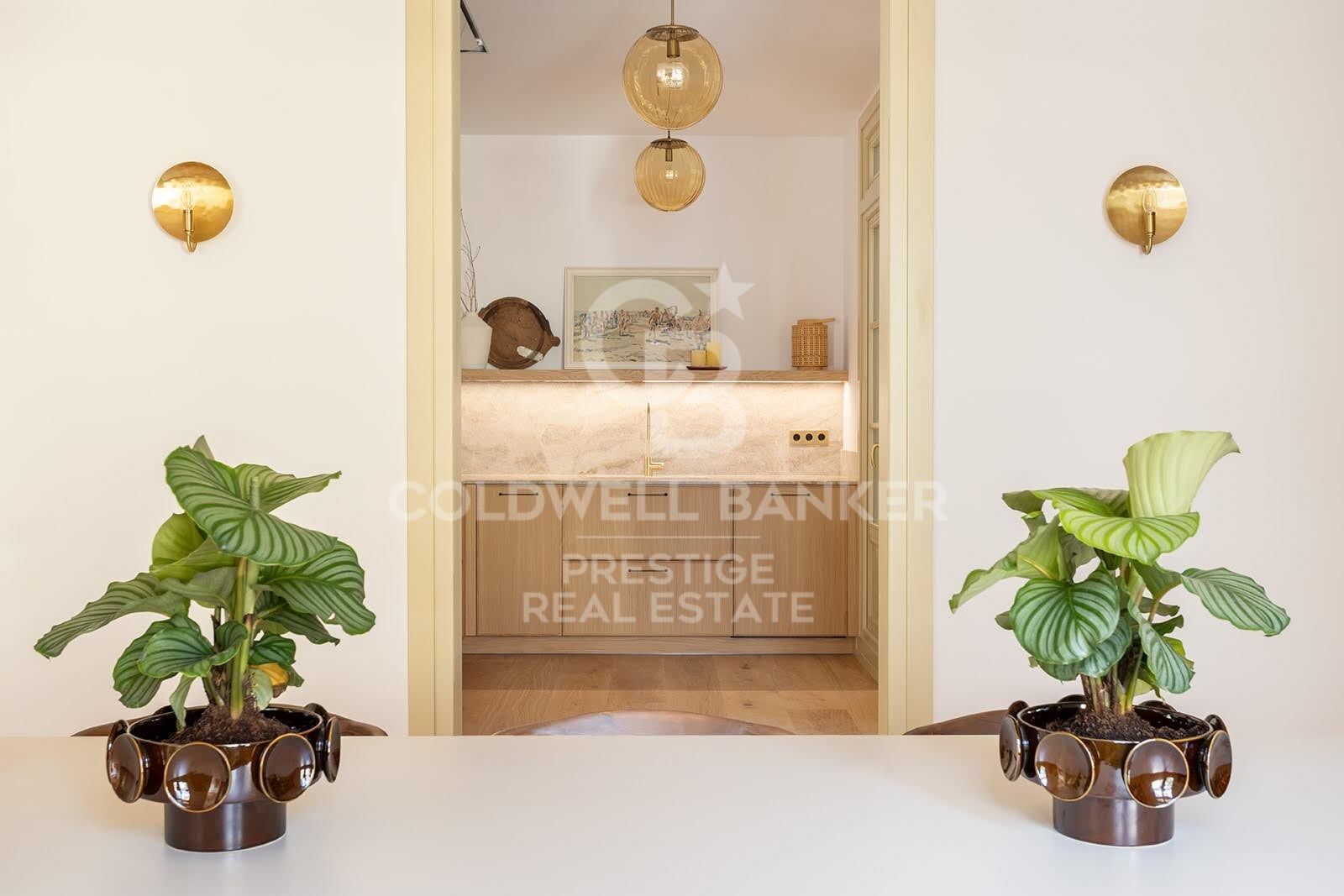 Passeig de Sant Joan · Appartement rénové avec terrasse privée