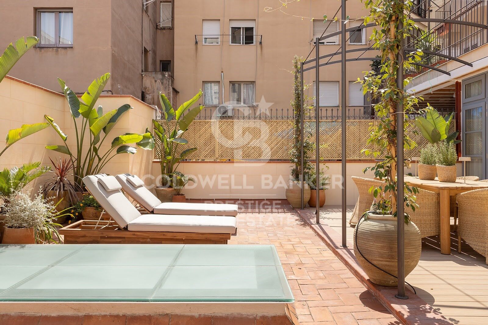 Passeig de Sant Joan · Renovierte Wohnung mit privater Terrasse