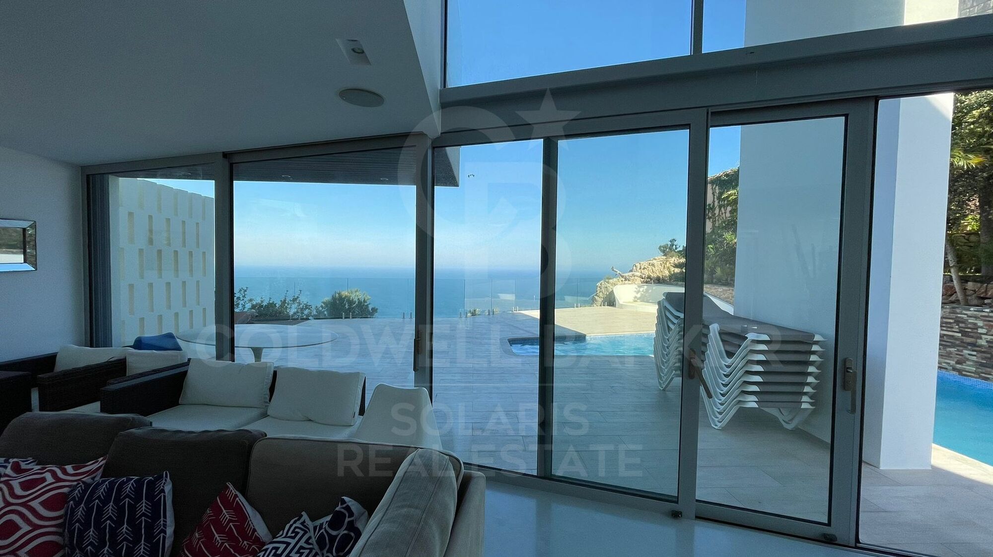 Villa in erster Meereslinie mit Balcon al Mar, Jávea