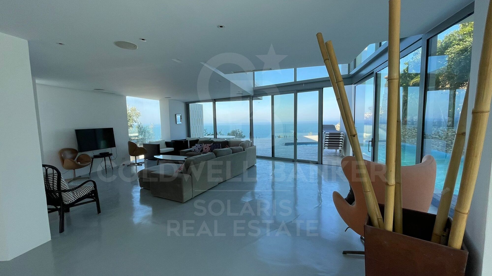 Villa in erster Meereslinie mit Balcon al Mar, Jávea