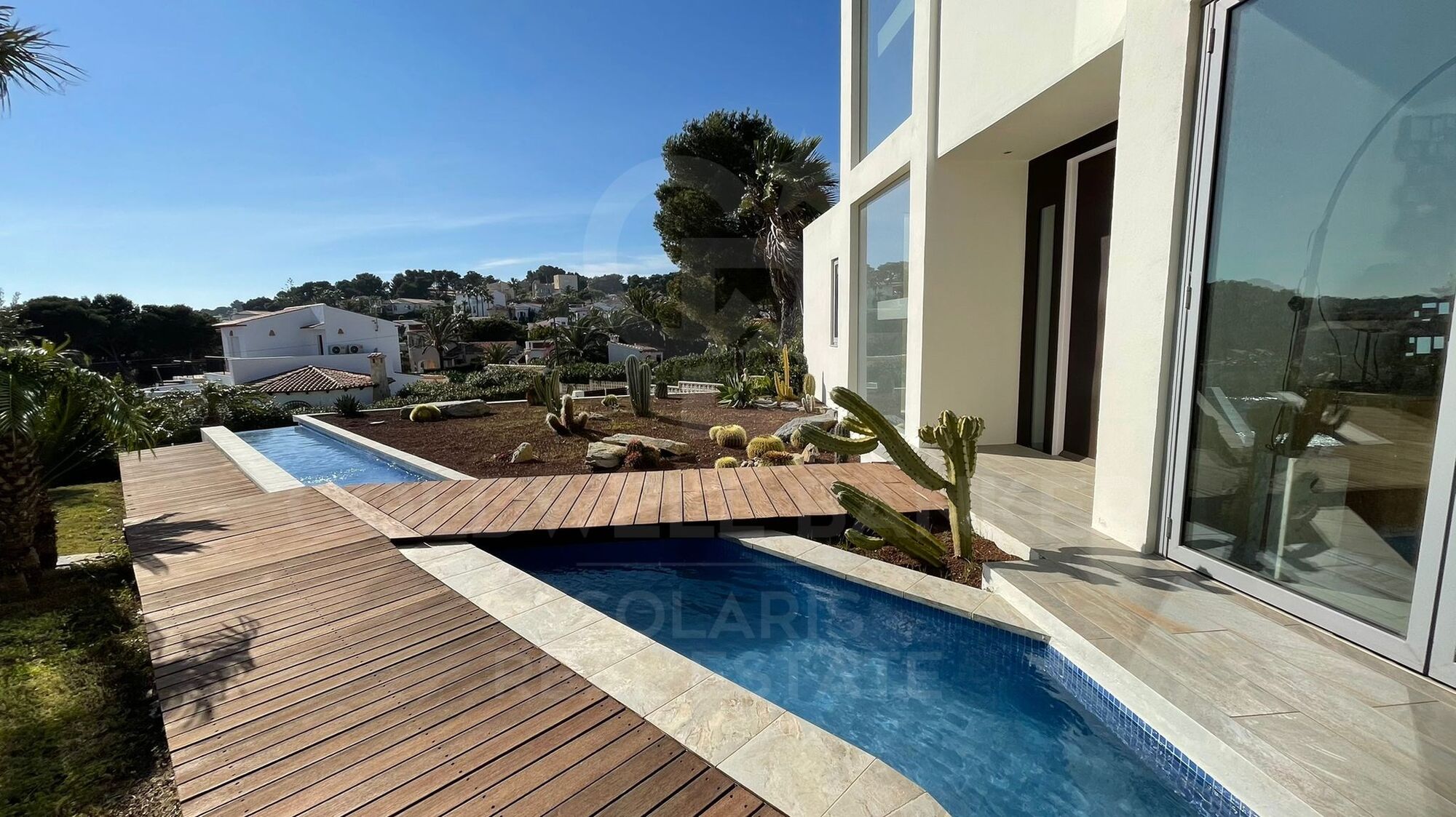 Villa in erster Meereslinie mit Balcon al Mar, Jávea