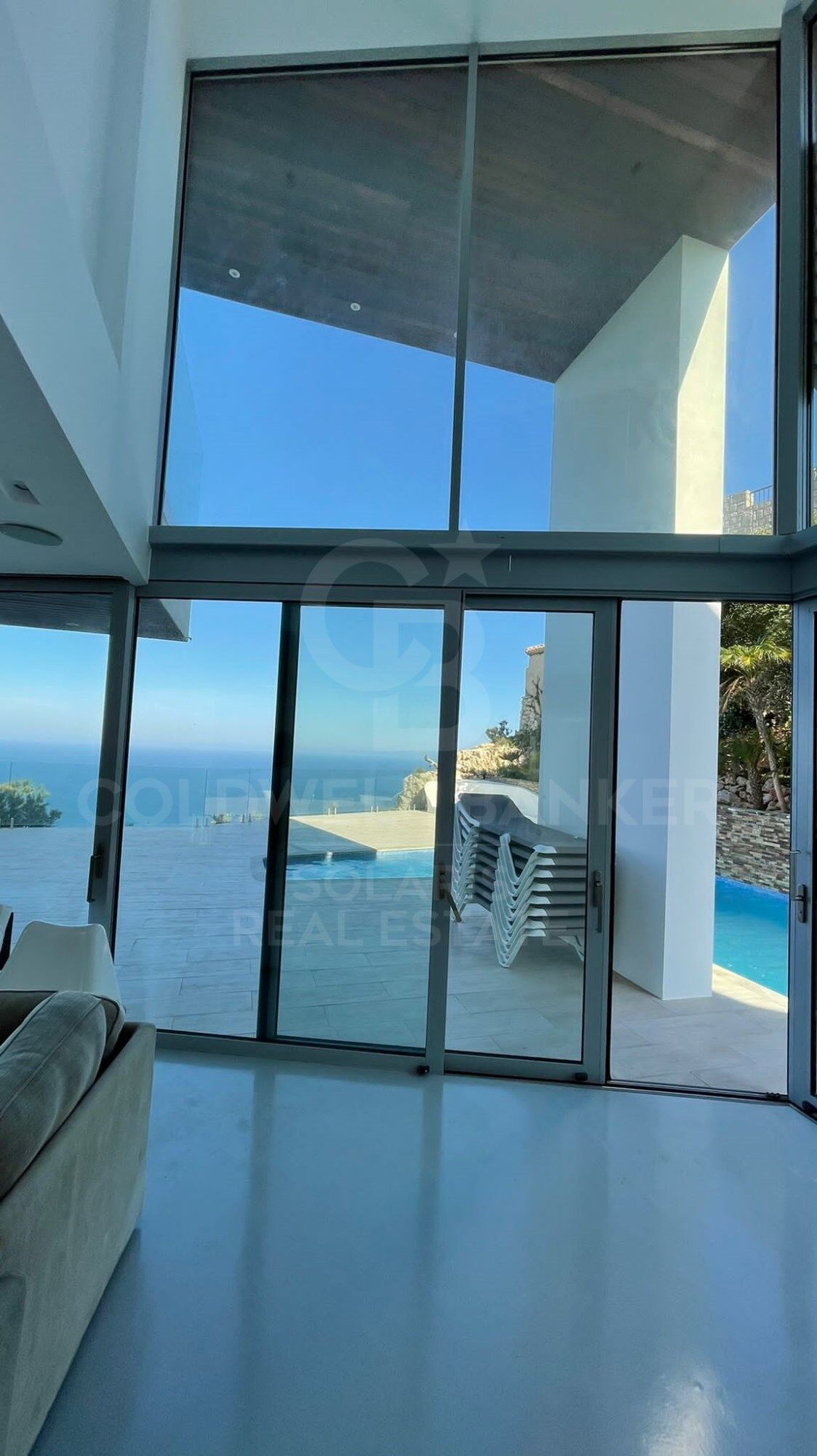 Villa in erster Meereslinie mit Balcon al Mar, Jávea