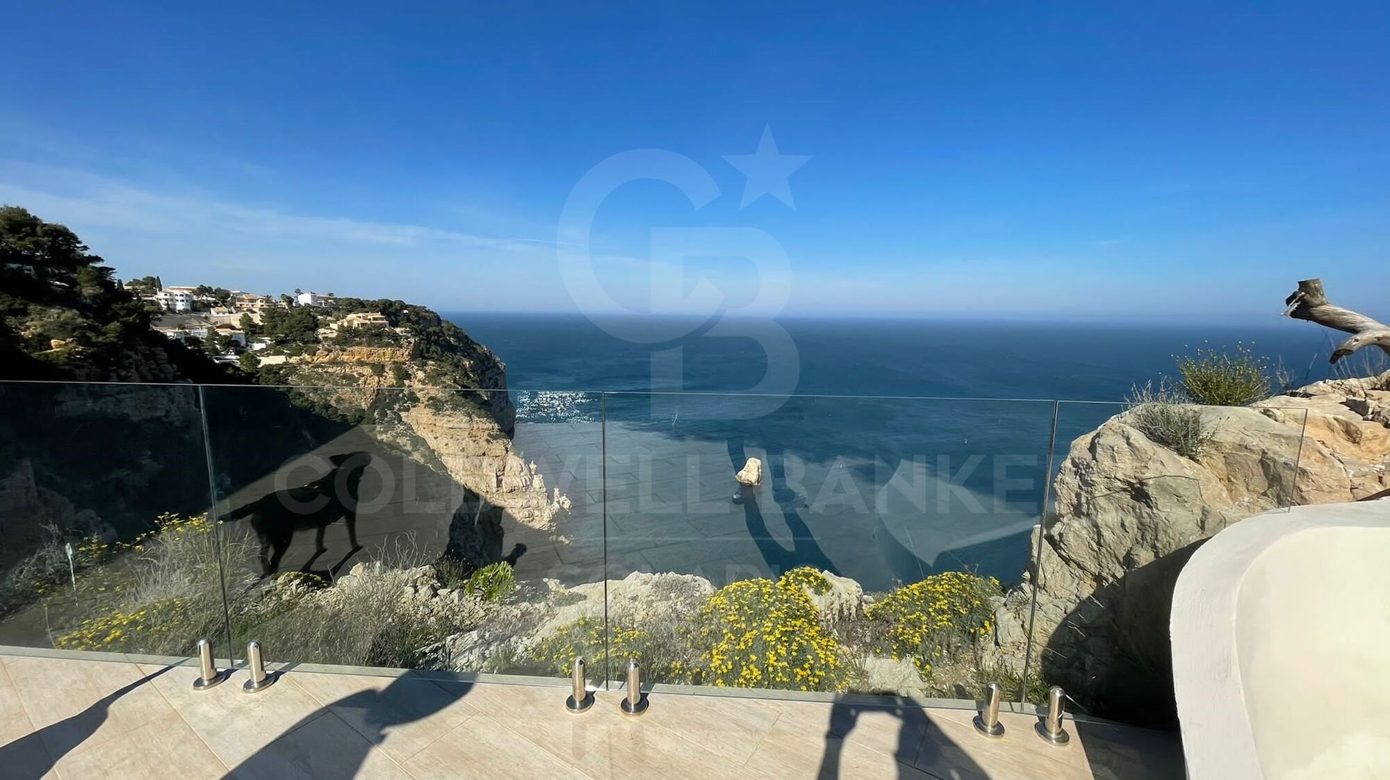 Villa in erster Meereslinie mit Balcon al Mar, Jávea