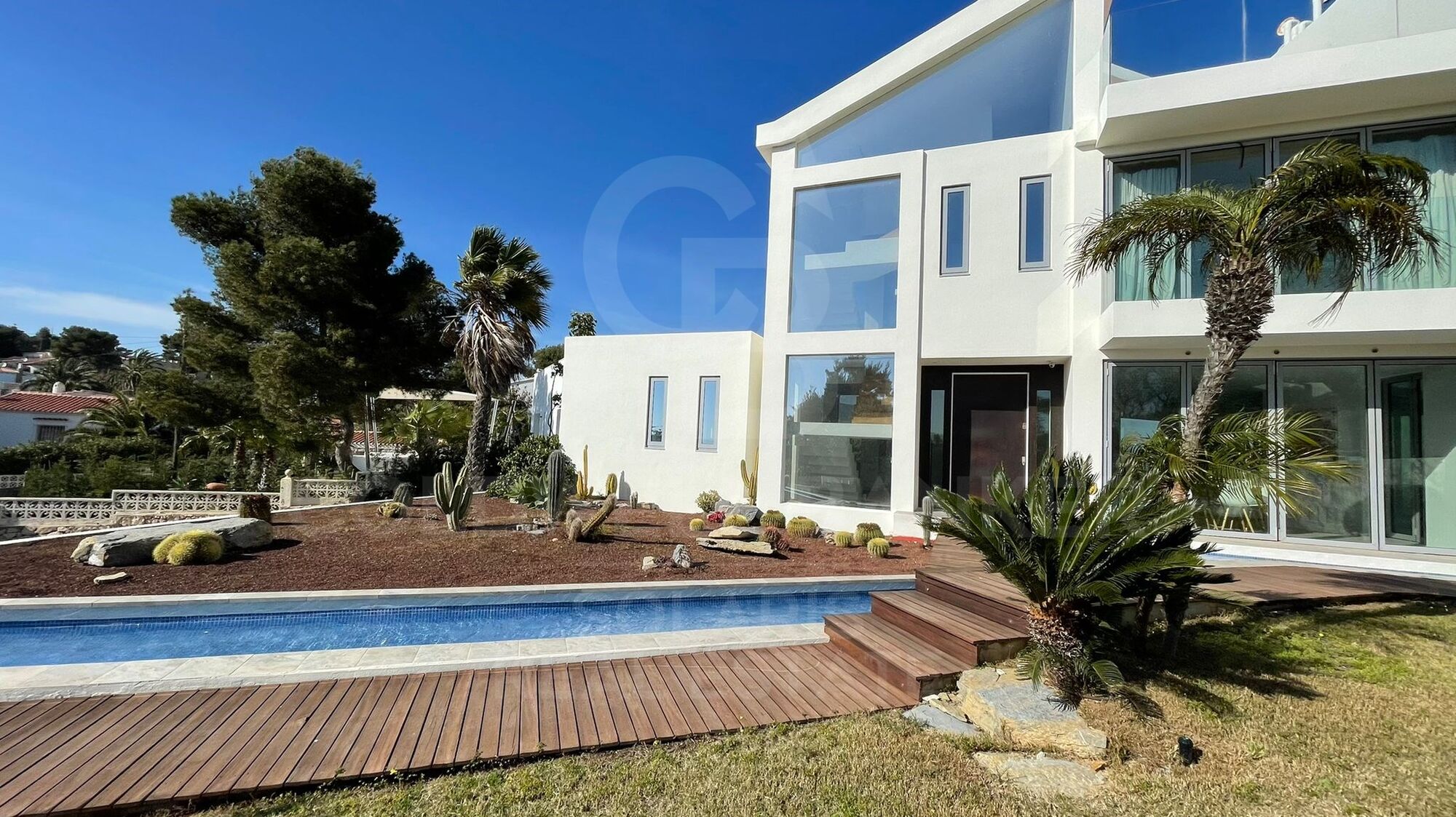 Villa in erster Meereslinie mit Balcon al Mar, Jávea