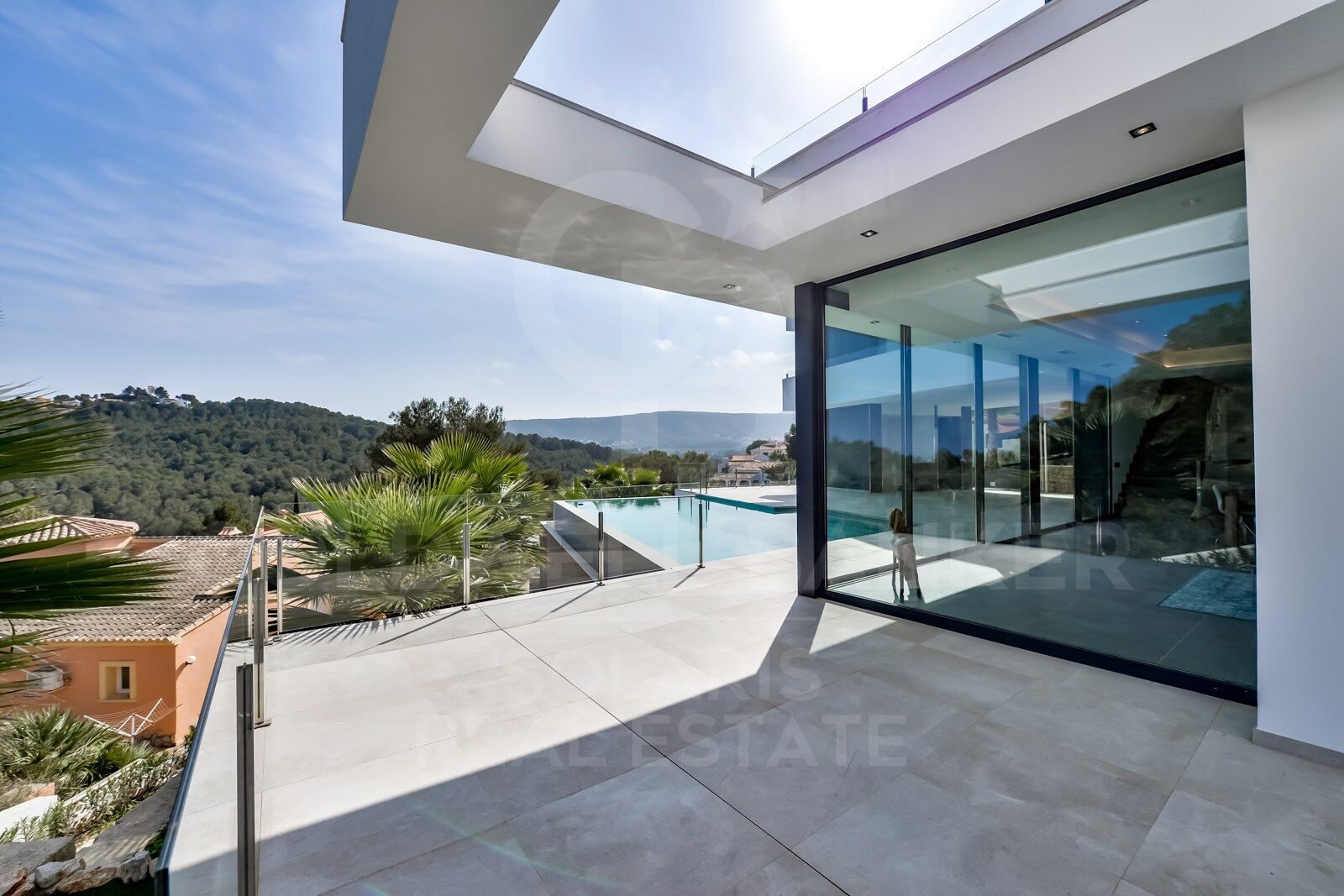 Superbe villa moderne dans une urbanisation privilégiée avec vue sur la mer - Jávea