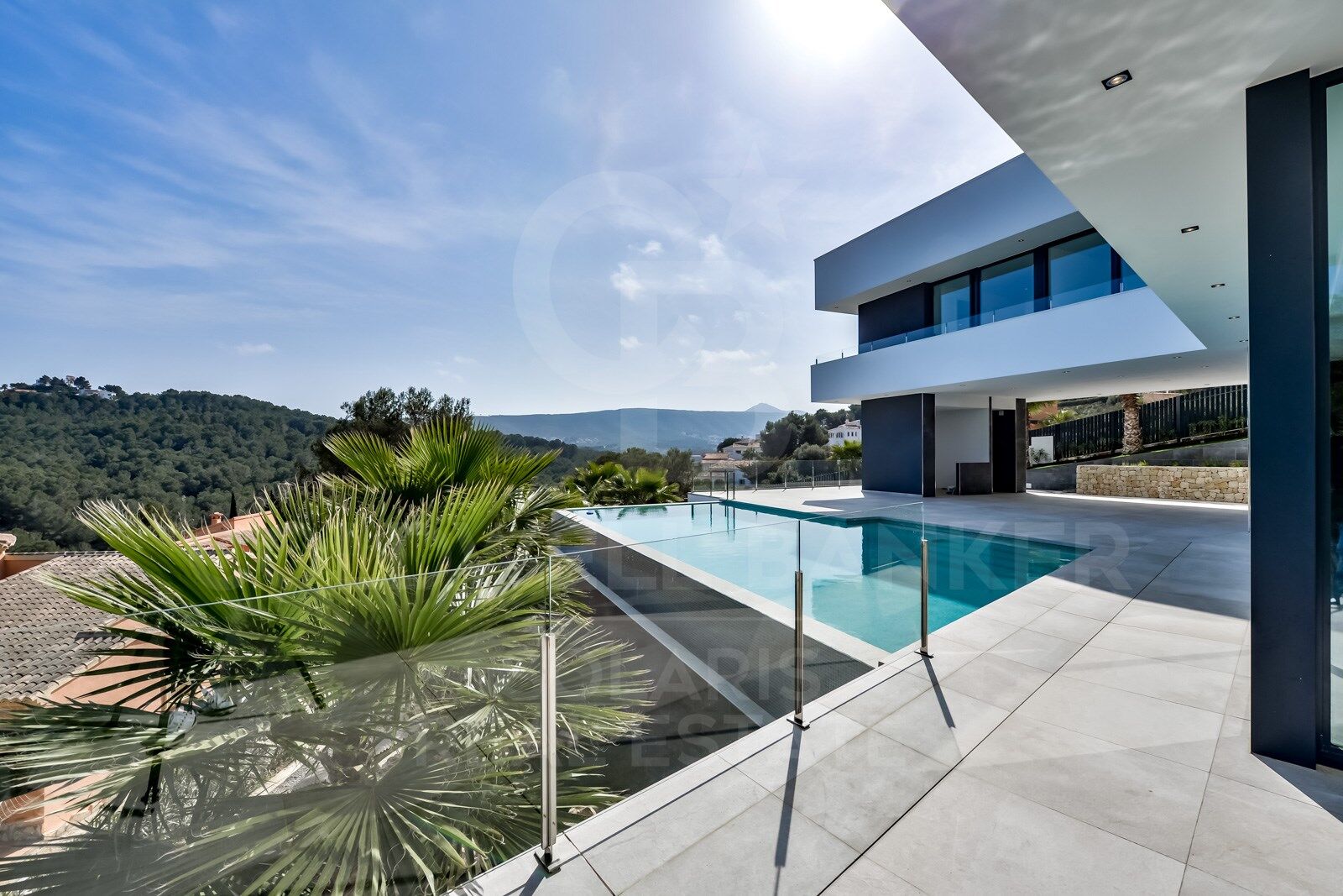 Superbe villa moderne dans une urbanisation privilégiée avec vue sur la mer - Jávea