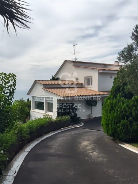 Luxury villa with 6 suites and garden in Bellamar