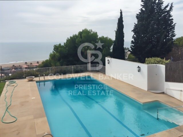 Luxusvilla mit 6 Suiten und Garten in Bellamar