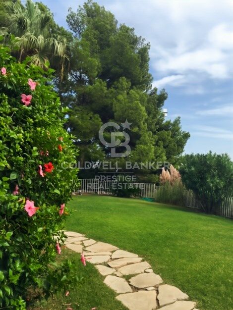 Luxusvilla mit 6 Suiten und Garten in Bellamar
