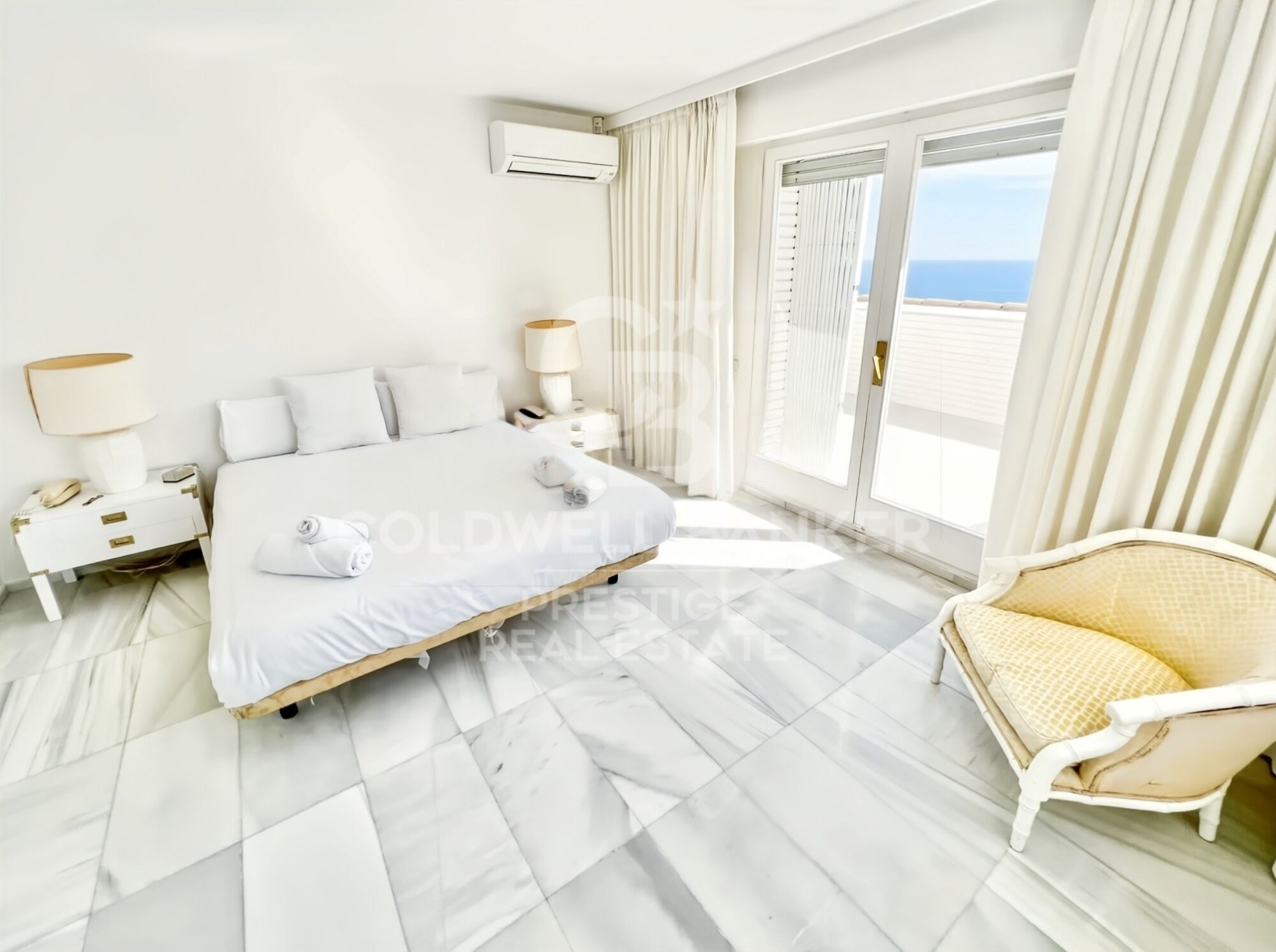 Luxury villa with 6 suites and garden in Bellamar