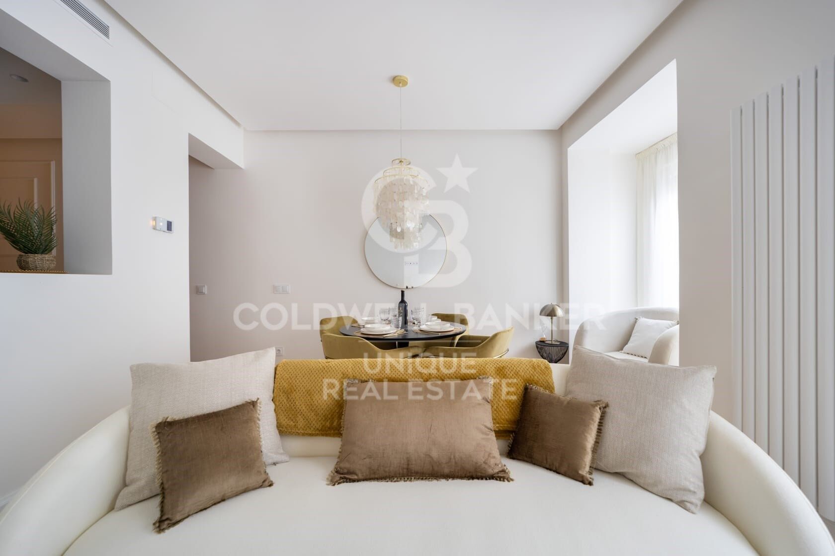 Renovated exterior flat in Castellana, Madrid