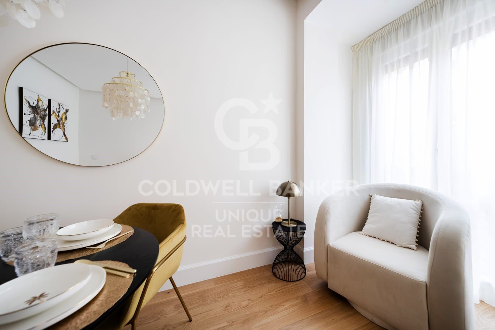 Renovated exterior flat in Castellana, Madrid