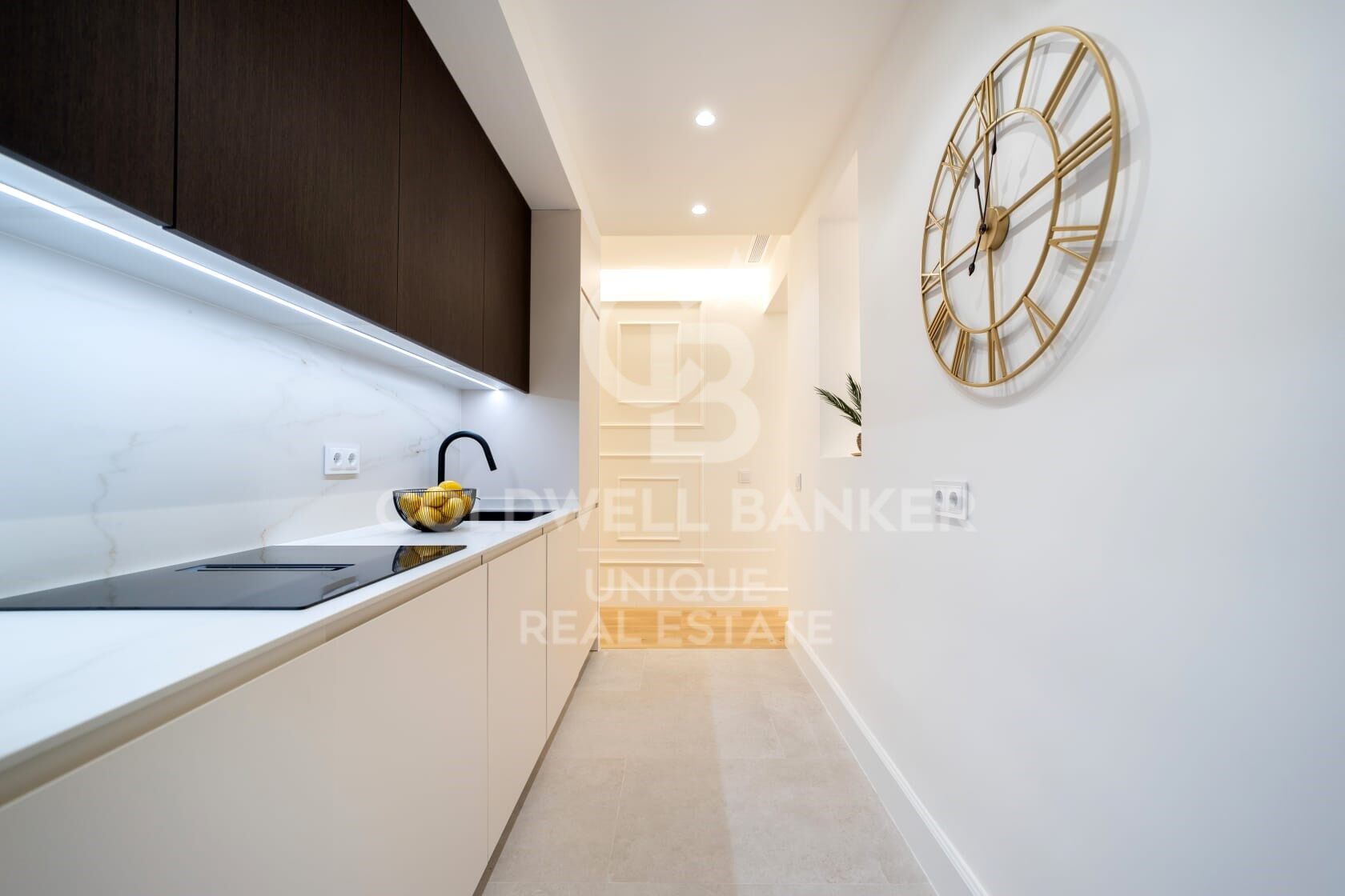 Renovated exterior flat in Castellana, Madrid