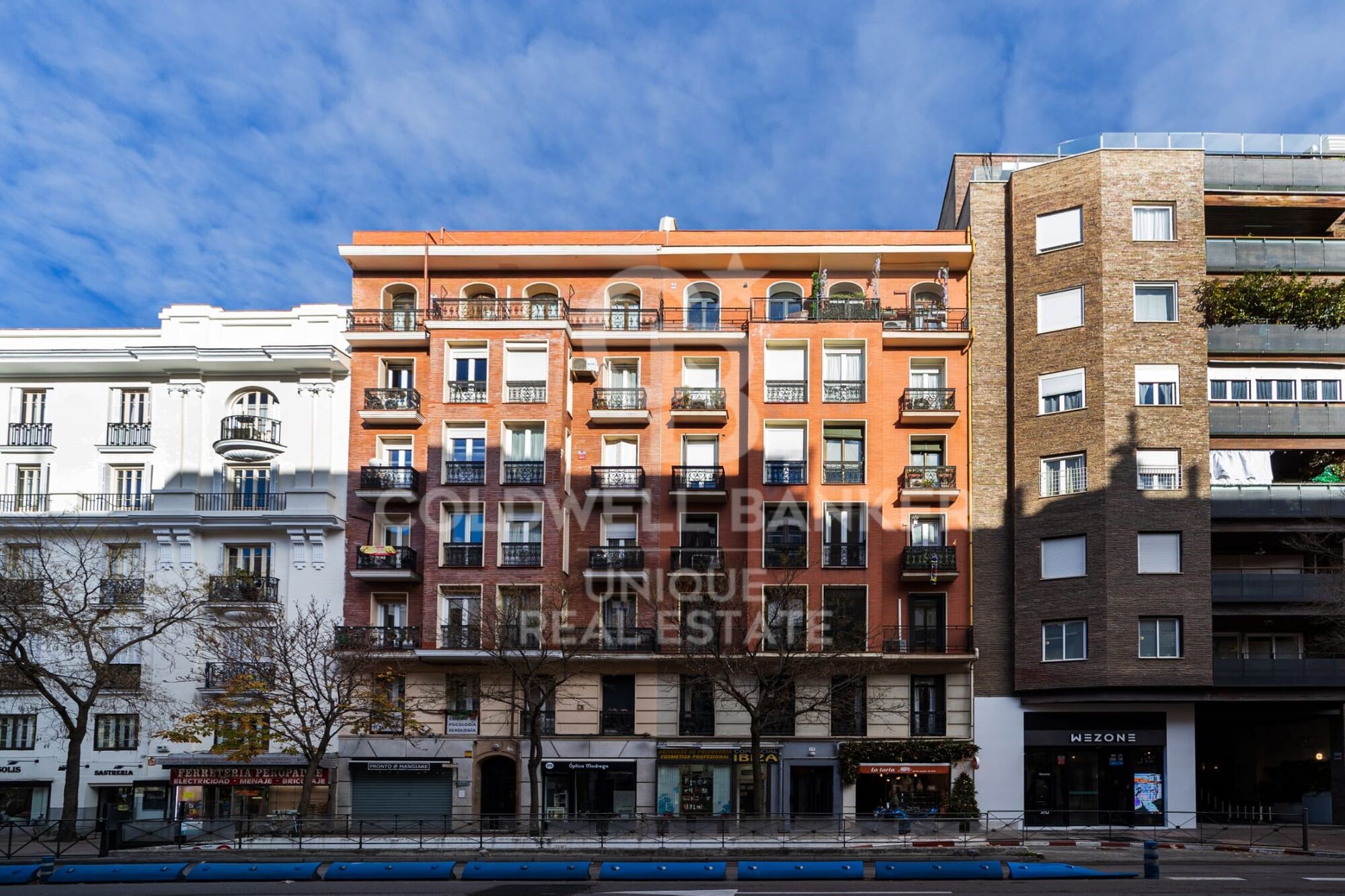 Renovated exterior flat in Castellana, Madrid