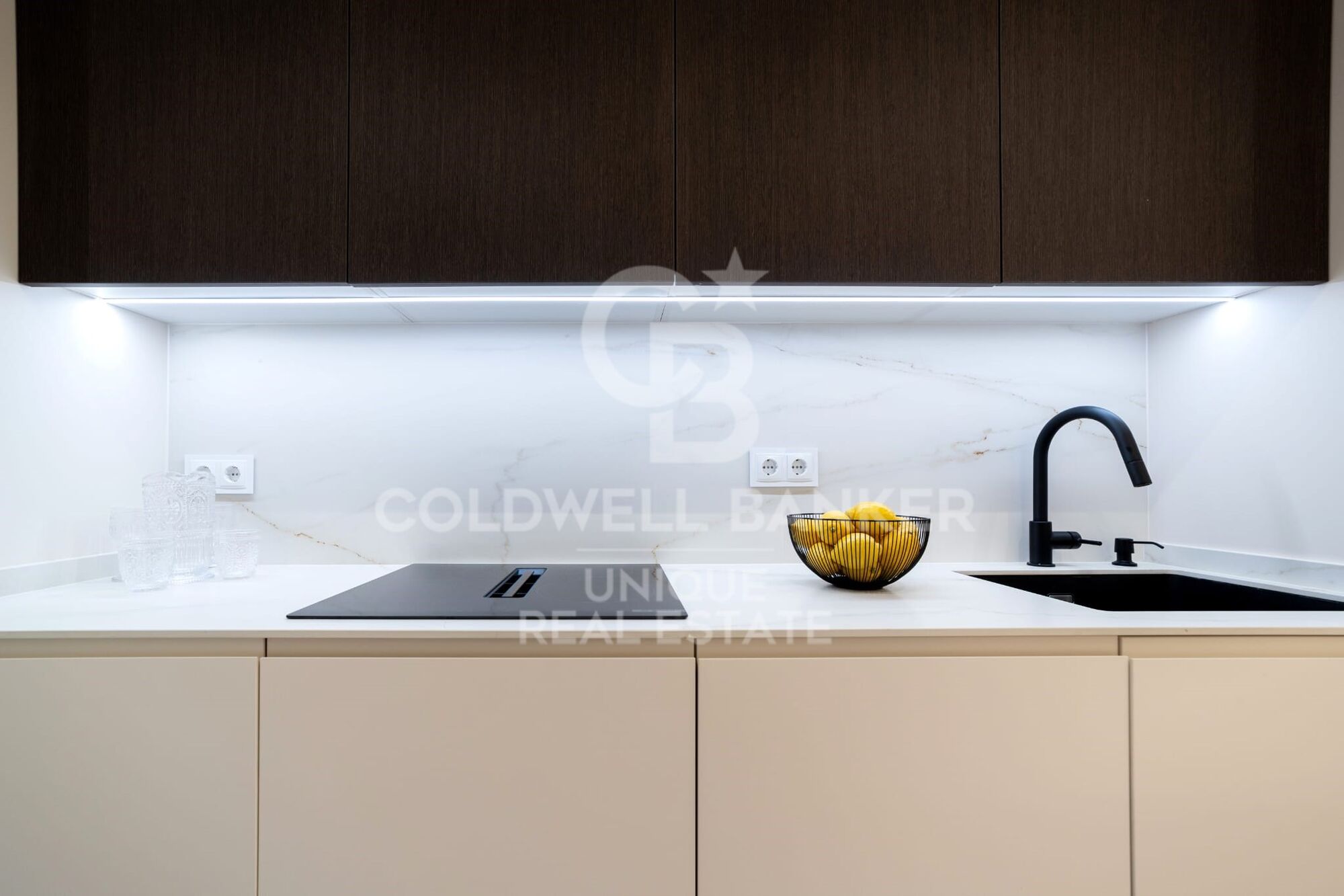 Renovated exterior flat in Castellana, Madrid