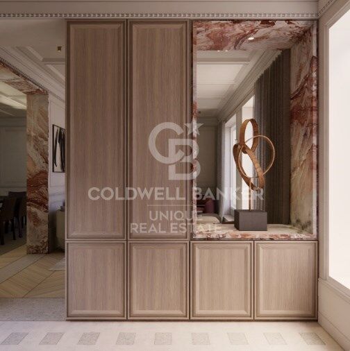 Penthouse with terrace to renovate in Recoletos, Madrid