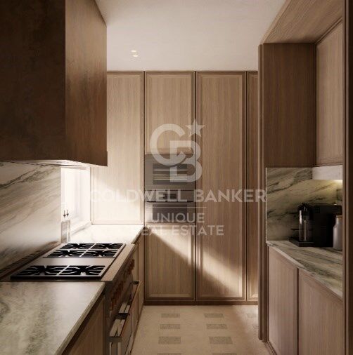 Penthouse with terrace to renovate in Recoletos, Madrid