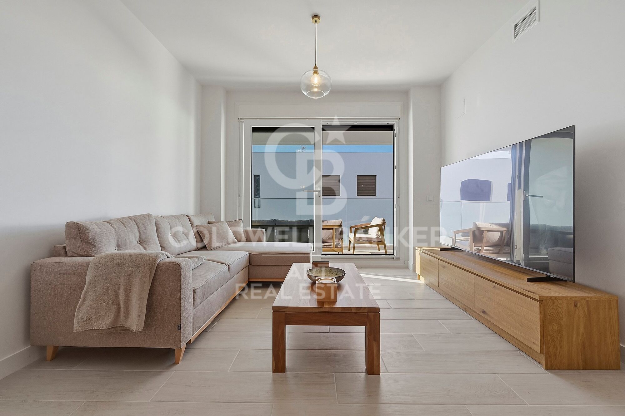 Brand-new 3-bedroom apartment for rent in Estepona Pueblo