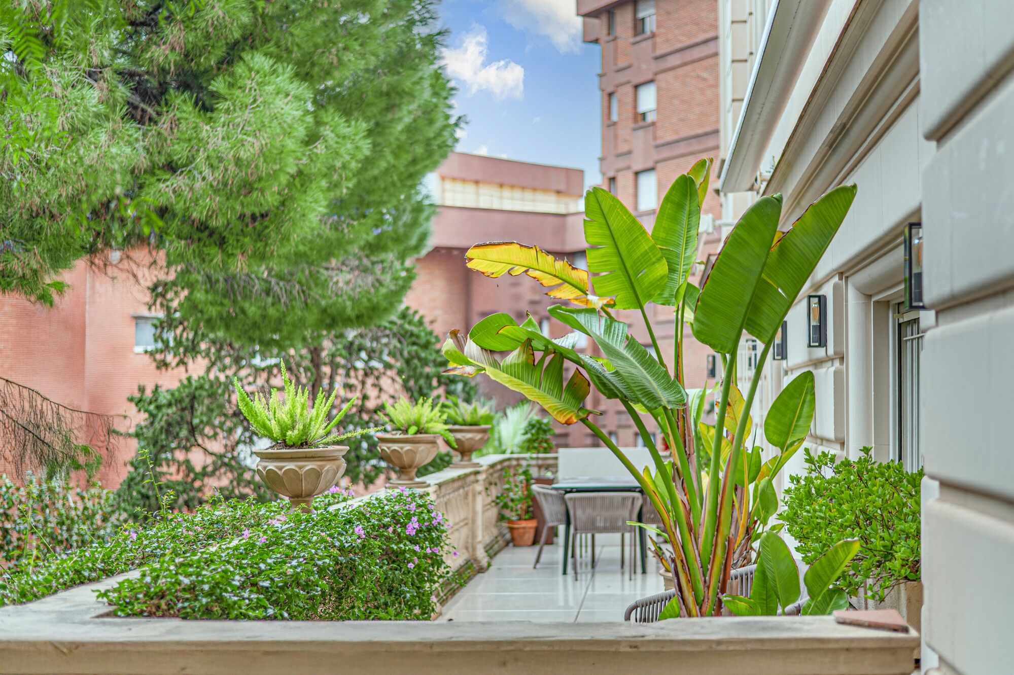 Apartment for sale with terrace in the heart of Les Tres Torres, with parking in the building and concierge service
