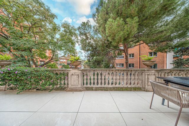 Apartment for sale with terrace in the heart of Les Tres Torres, with parking in the building and concierge service