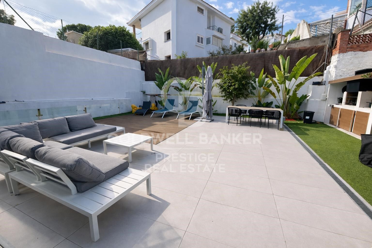 Casa de lujo con piscina y ascensor en Castelldefels Montemar