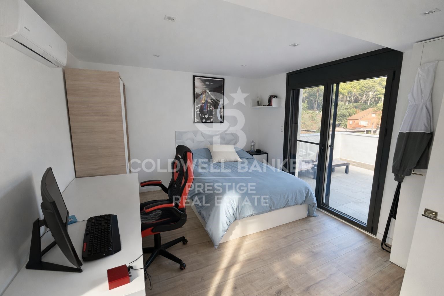 Casa de lujo con piscina y ascensor en Castelldefels Montemar