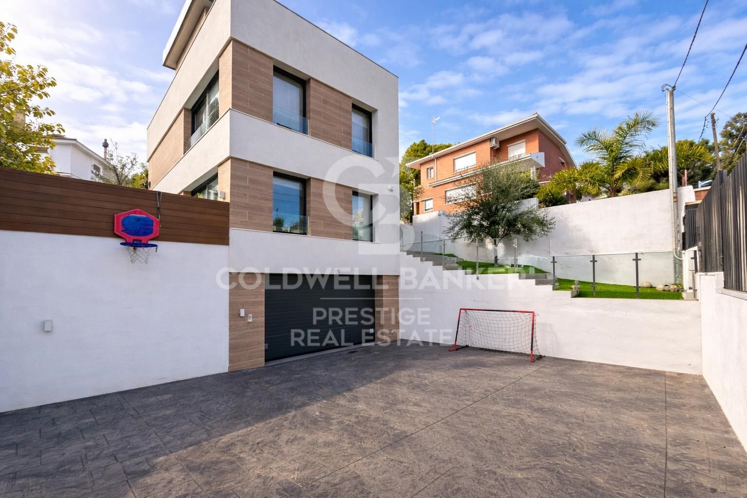Luxury House with Pool and Private Lift in Castelldefels Montemar