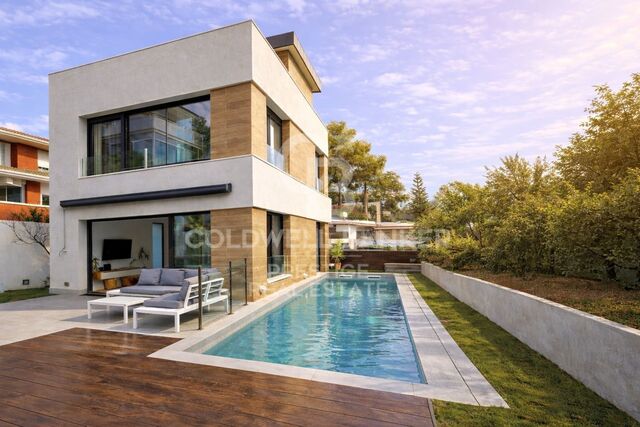 Luxushaus mit Pool und Aufzug in Castelldefels Montemar