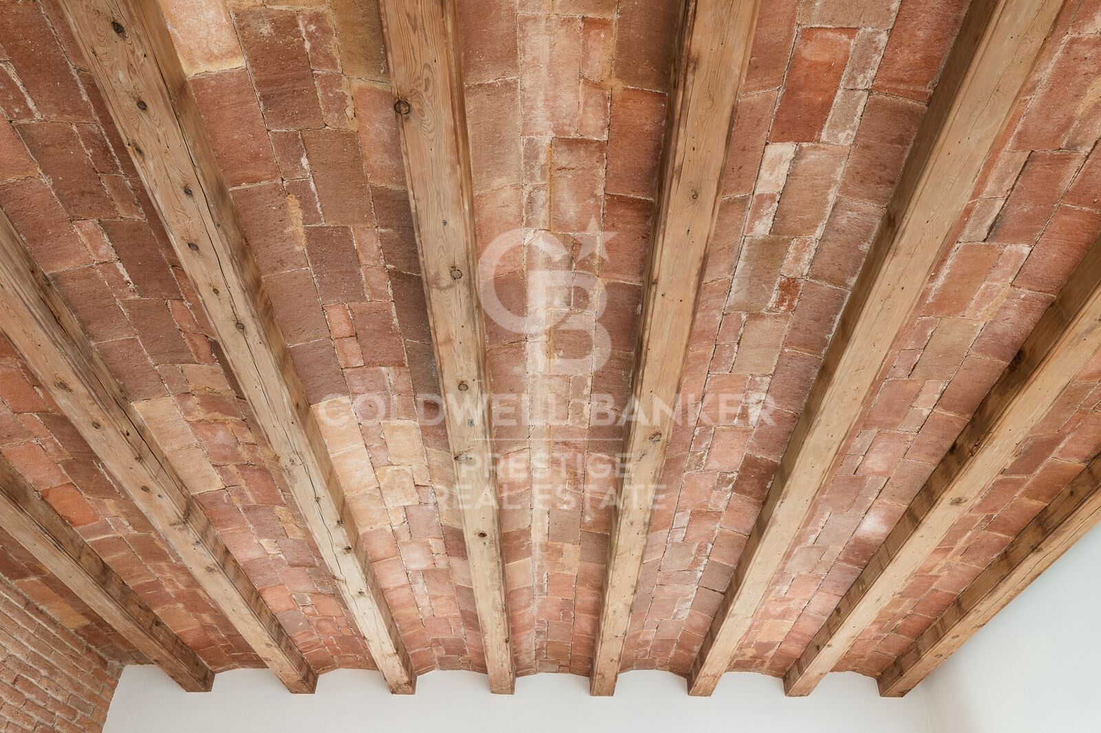 Hoch gelegen, sonnig, hochwertig renoviert, 3 Schlafzimmer, 3 Badezimmer