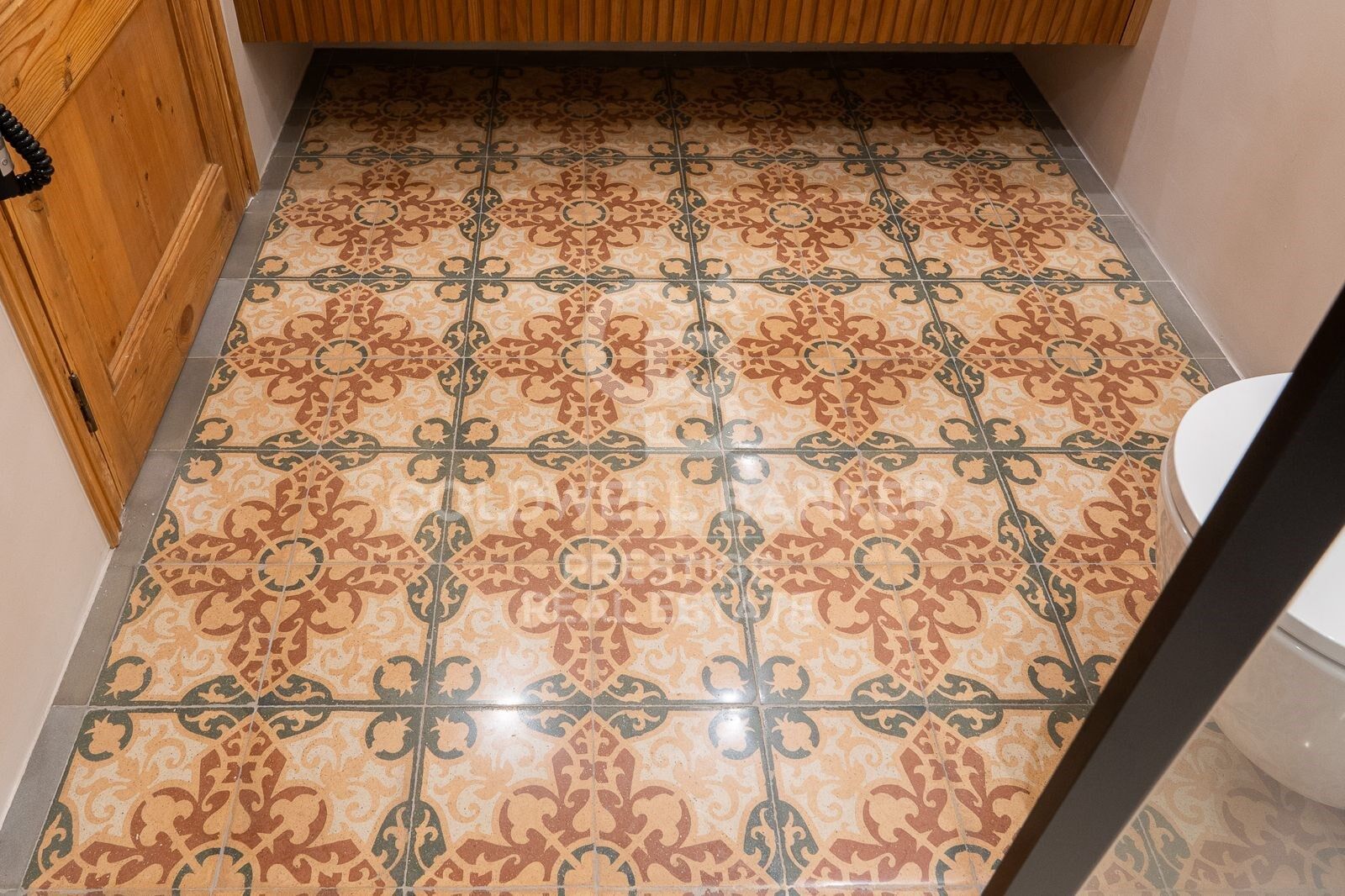 Étage élevé, lumineux, rénovation haut de gamme, 3 chambres, 3 salles de bains