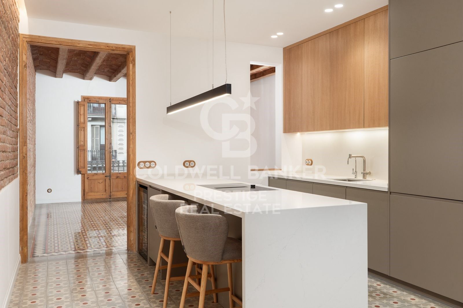Alto, soleado, reformado de alta calidad, 3 habitaciones, 3 baños