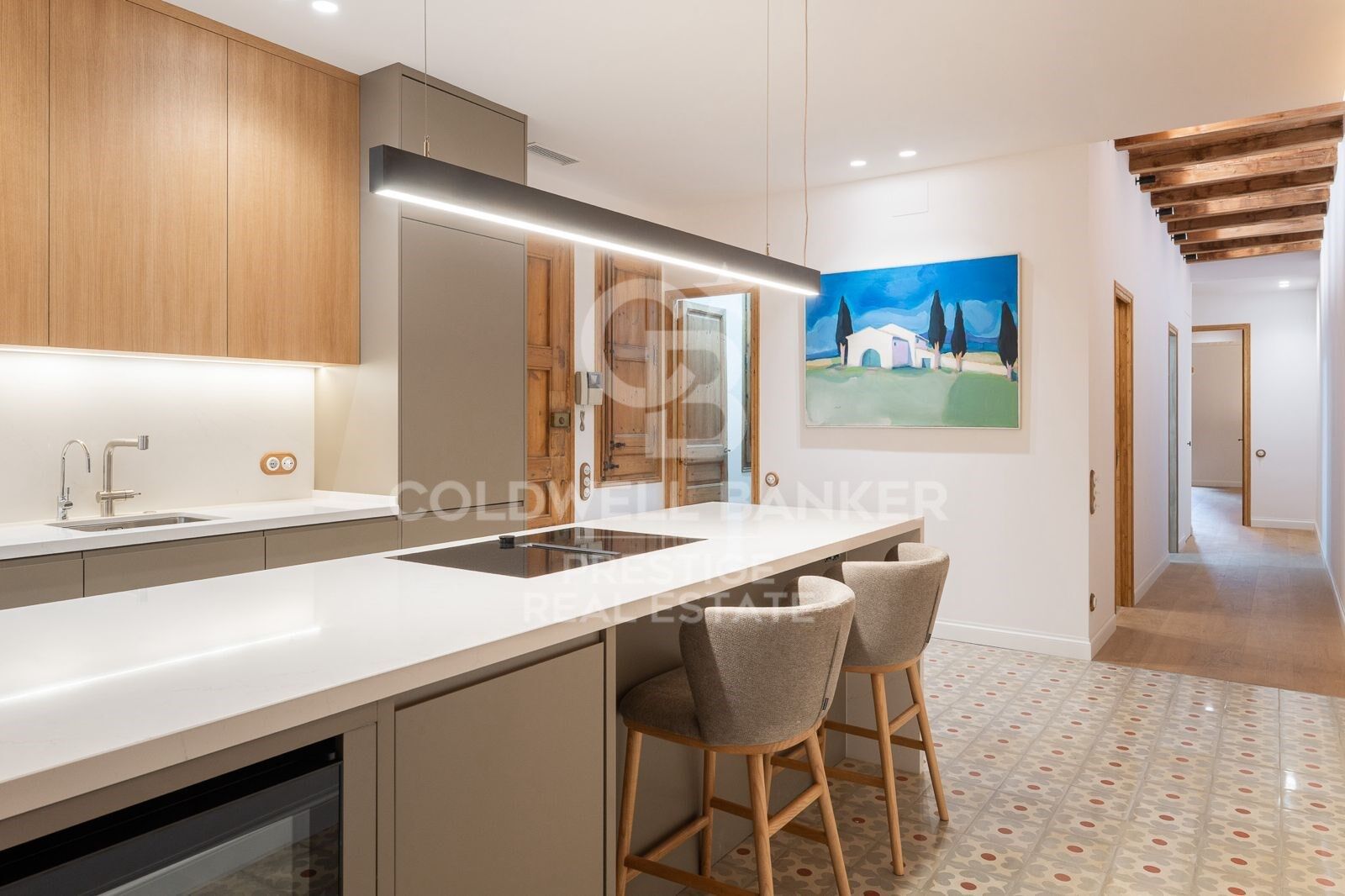 Alto, soleado, reformado de alta calidad, 3 habitaciones, 3 baños